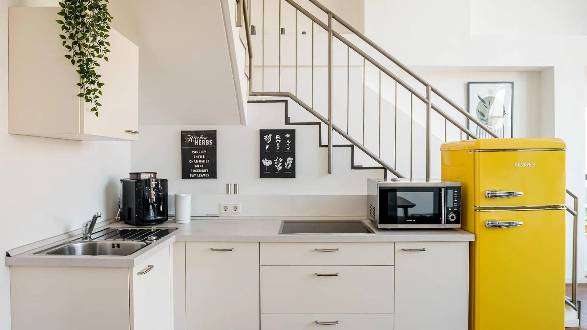 Апартаменты Fantastic Loft With Balcony Берлин